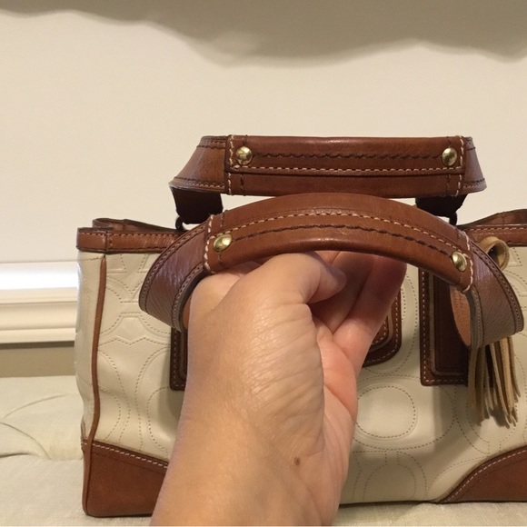 Genuine Vintage Coach Hampton Embossed Leather Satchel - Cream with Pecan Trim - Picture 8 of 13